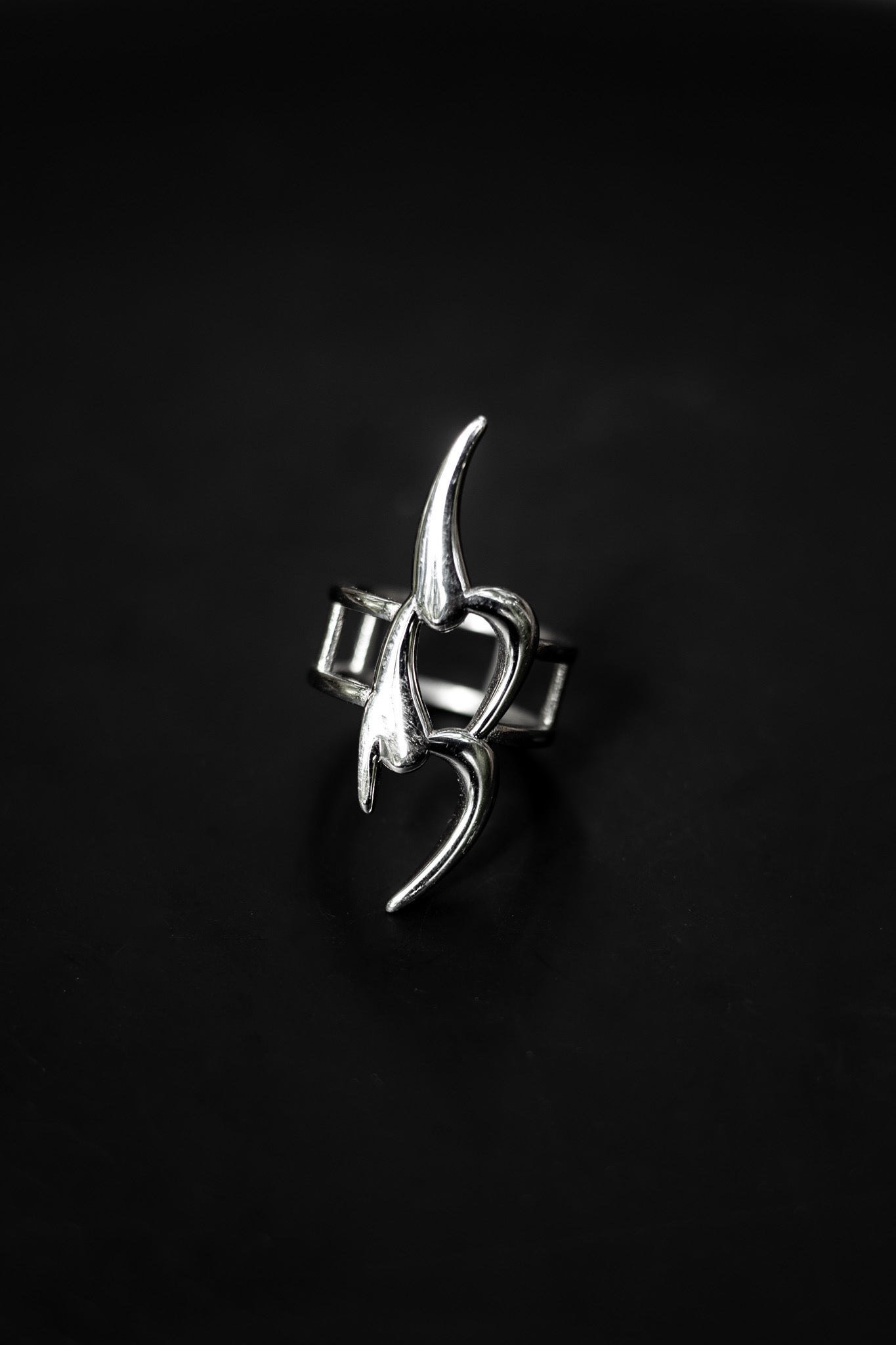 “Splitfang” Spiked Ring – Silver Gothic Claw Ring, Unisex Alt Statement Jewelry, Brutalist Metalcore Accessory by Filth Generation